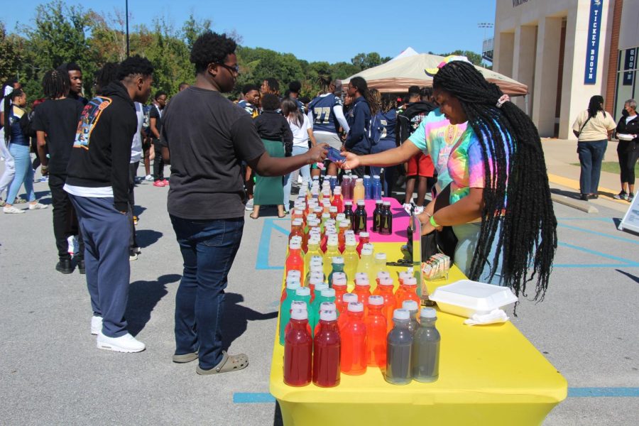 Venders offer students different lemonades at Fun Lunch. 