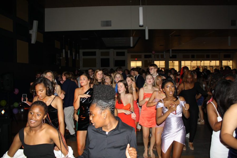 Vikings take to the floor to dance the night away in style.