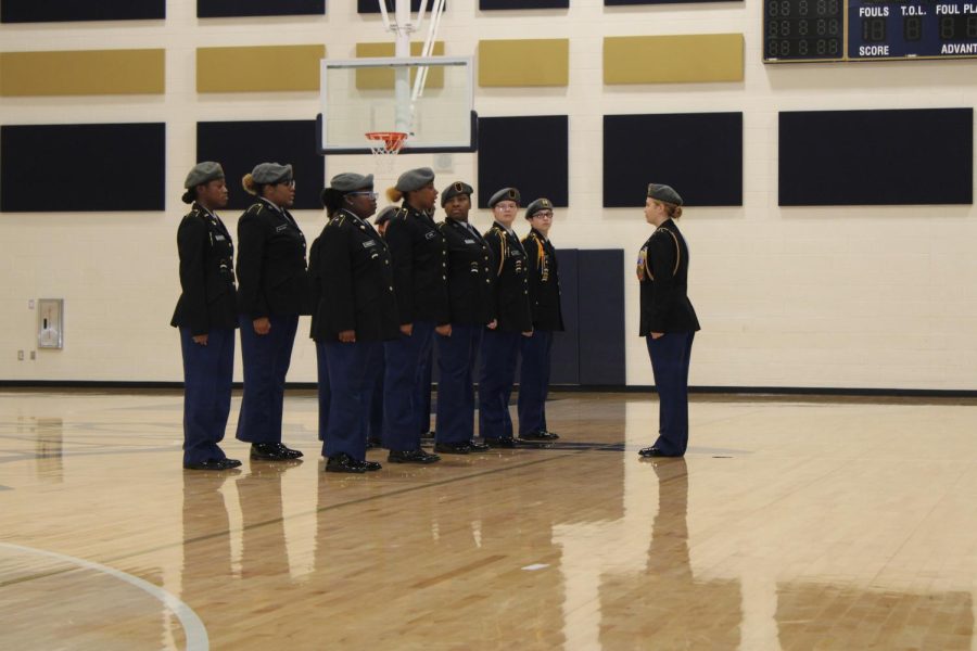 The+JROTC+does+a+drill+team+exhibition+for+Veterans+Day.