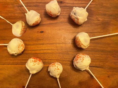 Ready to eat, cake pops are great for any occasion!