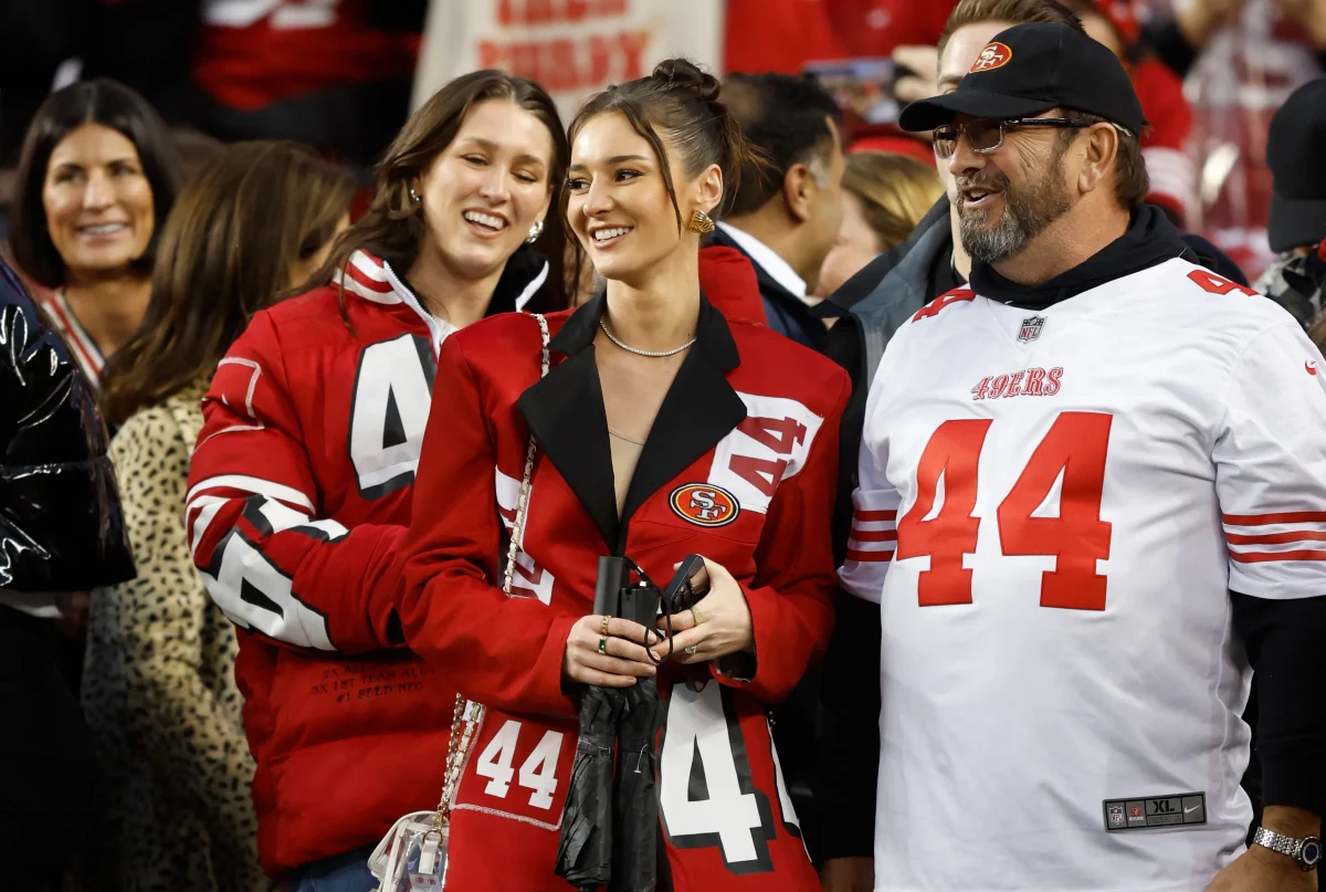 Kristin+Juszyck+shows+off+her+stylish+jacket+at+a+San+Francisco+49ers+game.